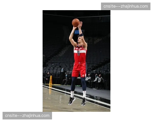 C罗可能更多担任替补角色 减少对球队整体战术负担